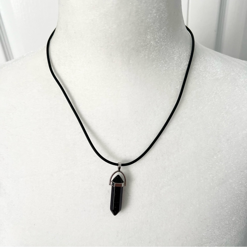 🍭6/$30 Stylish black stone cord necklace